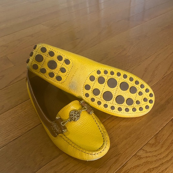 Yellow Tory Burch loafers 7.5W - Picture 1 of 7